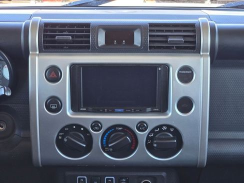 Used 2007 Toyota FJ Cruiser image 13