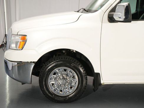 Used 2016 Nissan NV 3500 SV w/ SV Technology Package RWD image 3