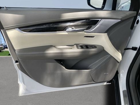 Used 2021 Cadillac XT6 Premium Luxury FWD image 17
