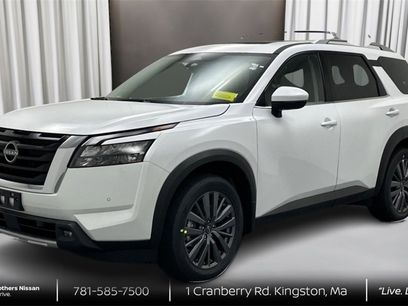 New 2025 Nissan Pathfinder SL w/ SL Premium Package