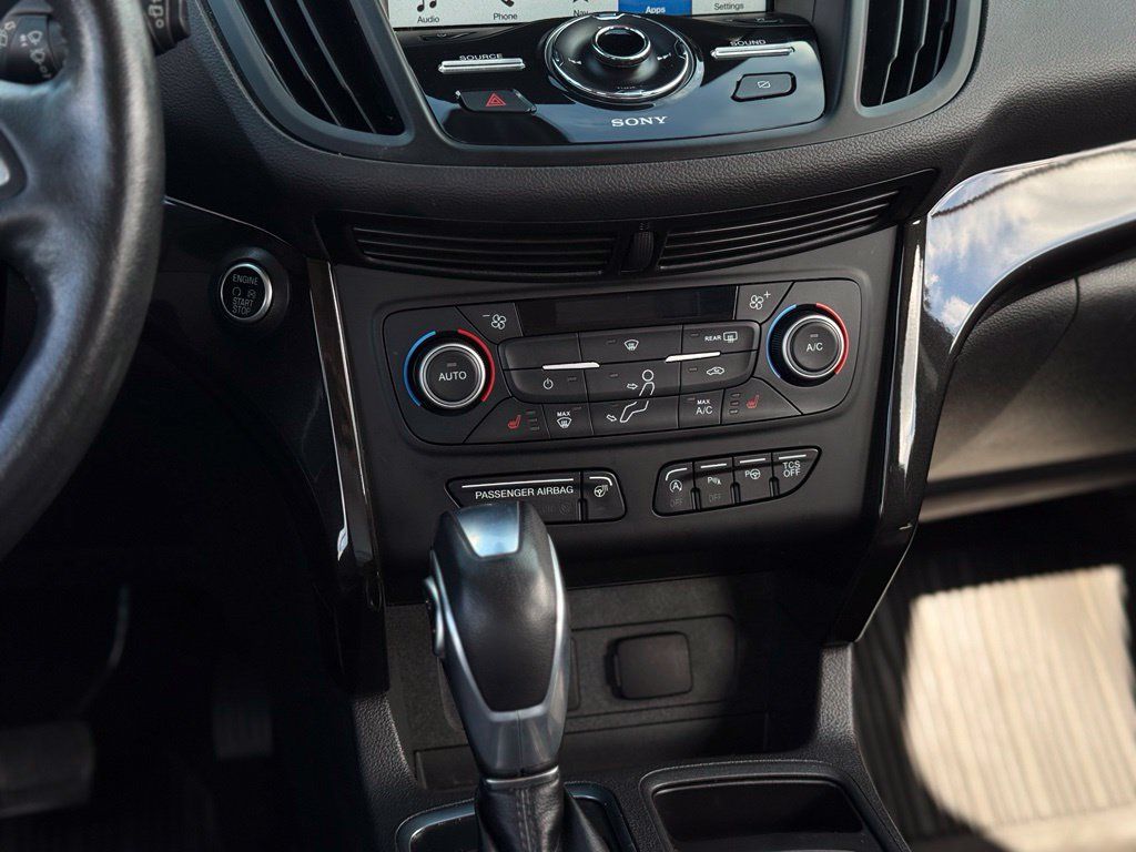 Used 2019 Ford Escape Titanium AWD/4WD image 25