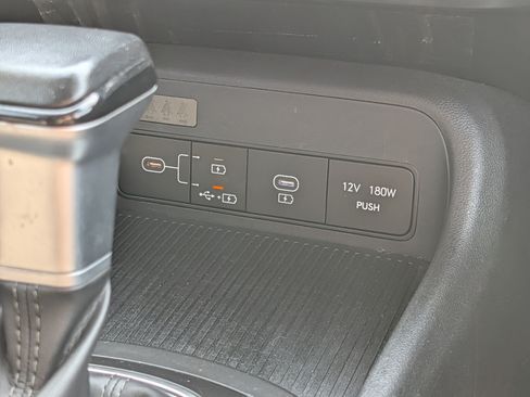 Used 2024 Hyundai Kona SEL AWD/4WD image 28
