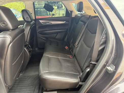 Used 2017 Cadillac XT5 Luxury FWD image 11