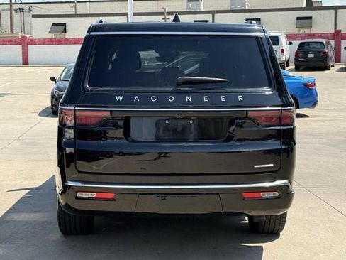 Used 2024 Jeep Wagoneer L Series II RWD image 5