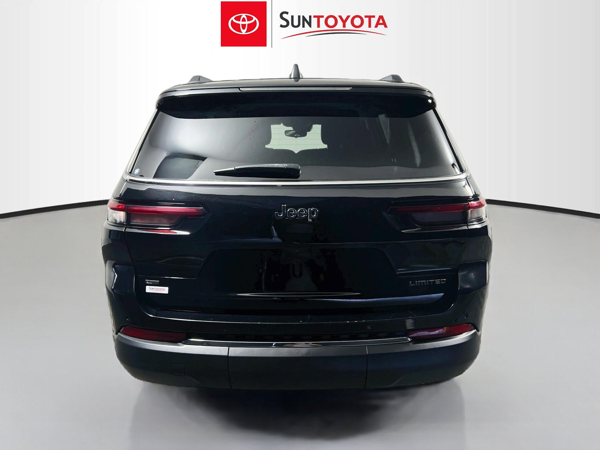 Used 2022 Jeep Grand Cherokee L Limited RWD image 5