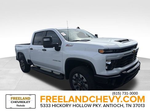 Used 2024 Chevrolet Silverado 2500 Custom w/ Custom Value Package AWD/4WD image 1