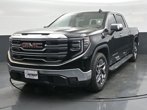 Used 2022 GMC Sierra 1500 SLT w/ SLT Convenience Package AWD/4WD image 7