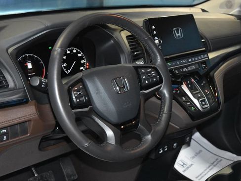 Used 2025 Honda Odyssey Elite image 2