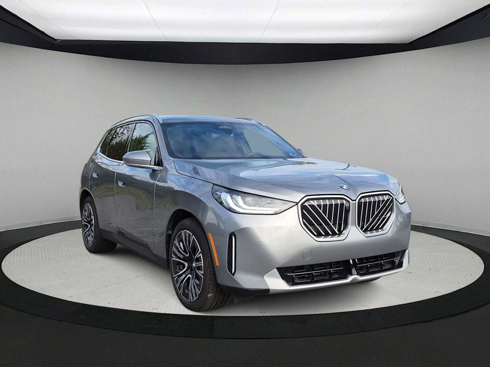 Used 2026 BMW X3 xDrive30i w/ Premium Package AWD/4WD image 2