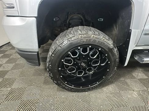 Used 2016 Chevrolet Silverado 1500 LTZ Z71 AWD/4WD image 9