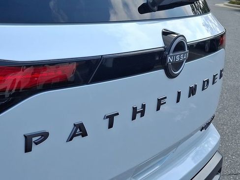 New 2026 Nissan Pathfinder Platinum image 22