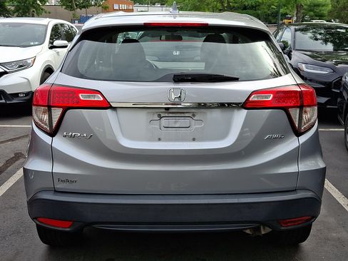 Used 2019 Honda HR-V LX image 4