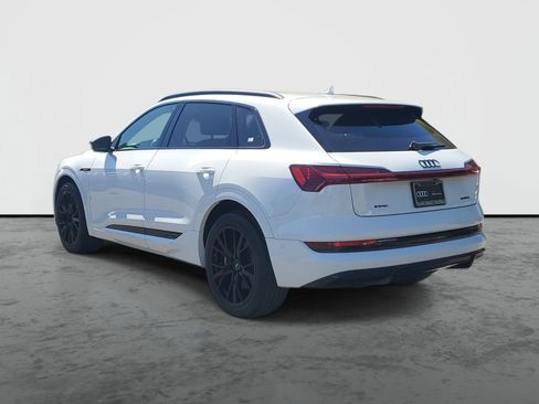 Used 2022 Audi e-tron Chronos AWD/4WD image 3