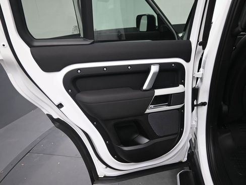 Used 2021 Land Rover Defender 110 S image 17