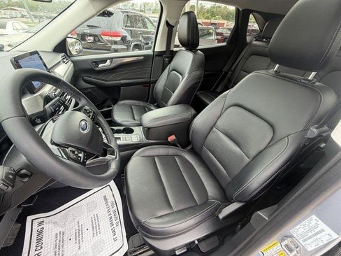 Used 2022 Ford Escape Titanium AWD/4WD image 10