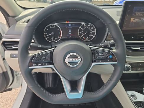 Certified 2024 Nissan Altima 2.5 SV w/ SV Premium Package FWD image 30
