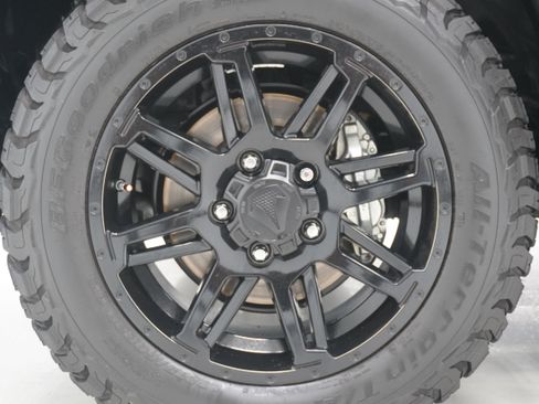 Used 2020 Toyota Tundra SR5 w/ SR5 Leather Package AWD/4WD image 27