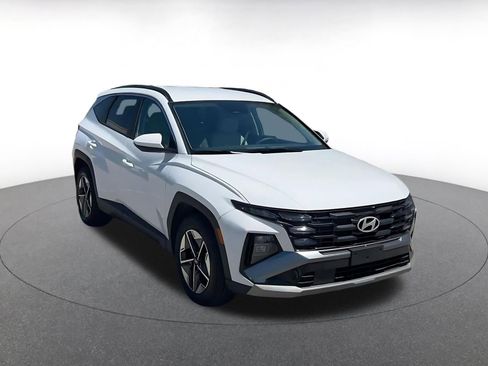 Used 2025 Hyundai Tucson SEL FWD image 3