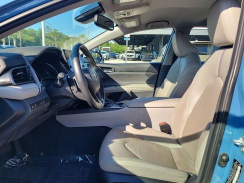 Used 2024 Toyota Camry XSE FWD image 2