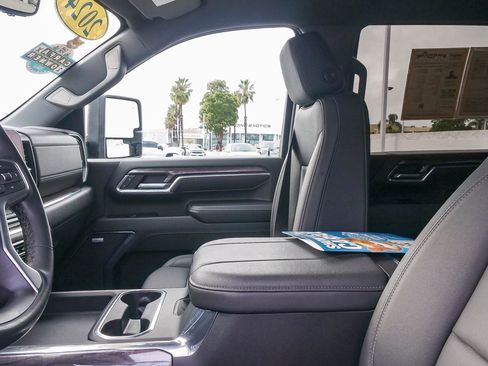 Used 2024 Chevrolet Silverado 2500 LTZ w/ LTZ Convenience Package image 17