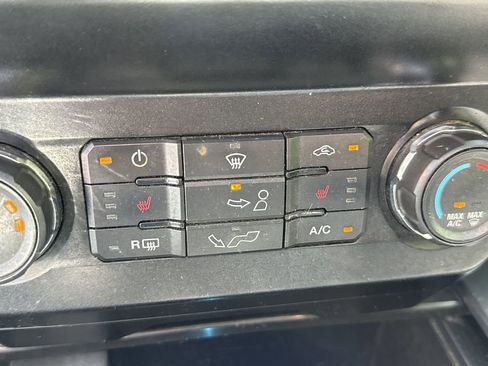 Used 2020 Ford F150 XLT w/ Equipment Group 302A Luxury AWD/4WD image 11