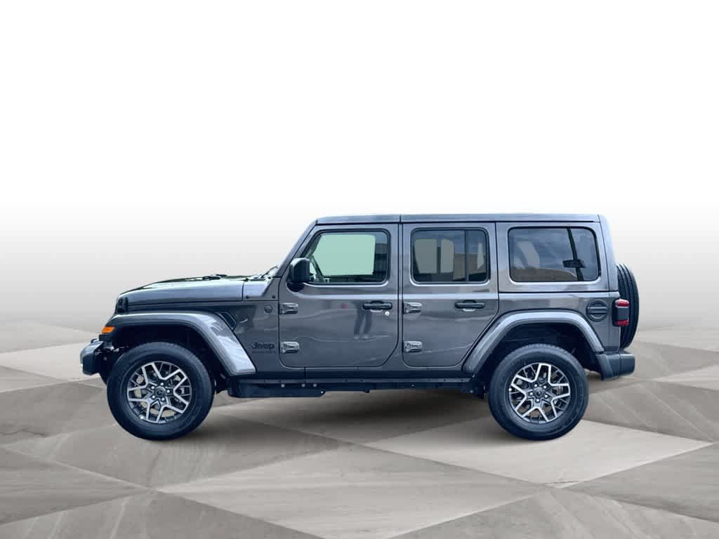 Used 2026 Jeep Wrangler Unlimited Sahara AWD/4WD image 5
