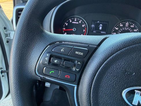 Used 2017 Kia Sportage LX image 21