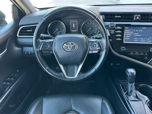 Certified 2018 Toyota Camry SE w/ Convenience Package image 13