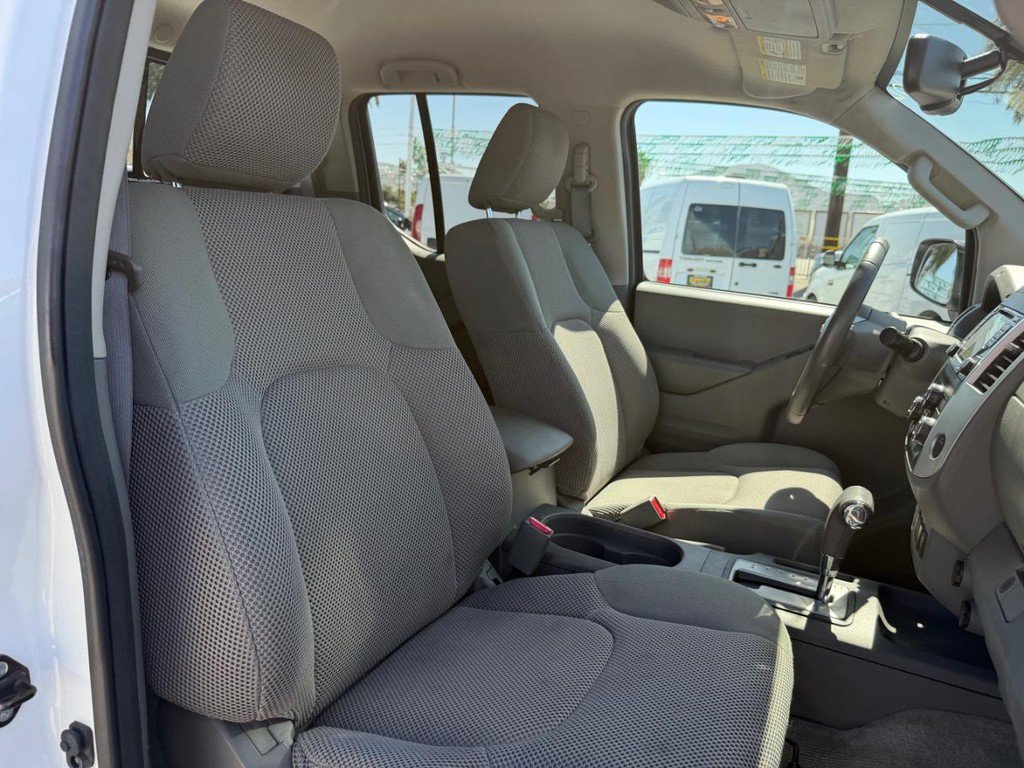 Used 2016 Nissan Frontier SV w/ SV Value Truck Package RWD image 22