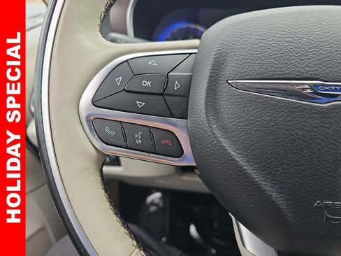 Used 2017 Chrysler Pacifica Limited w/ UConnect Theater Package image 18