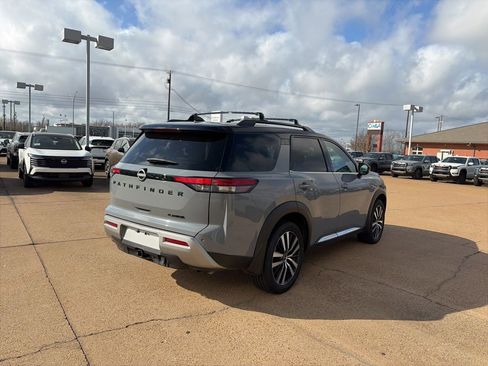 Certified 2024 Nissan Pathfinder Platinum image 4