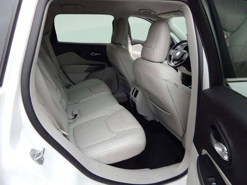 Used 2020 Jeep Cherokee Limited w/ Technology Group image 28