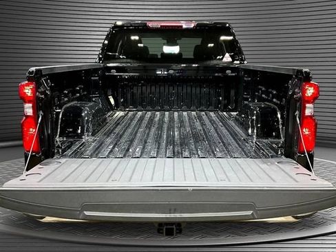 Used 2023 Chevrolet Silverado 1500 LT AWD/4WD image 7