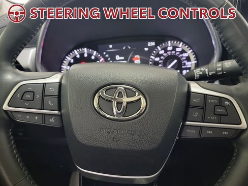 Certified 2022 Toyota Highlander Platinum image 19