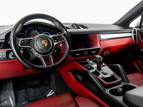 Used 2023 Porsche Cayenne Platinum Edition image 36