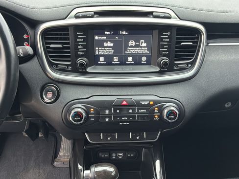 Used 2018 Kia Sorento EX FWD image 29