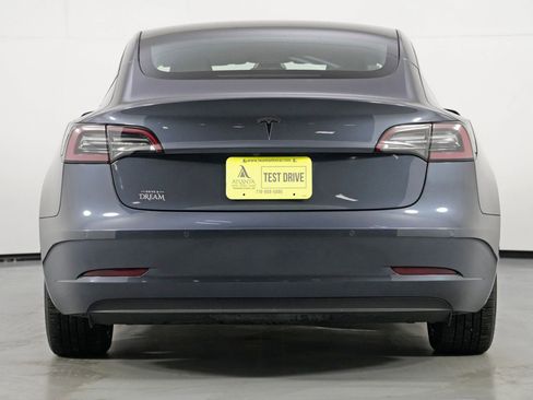 Used 2022 Tesla Model 3 image 10