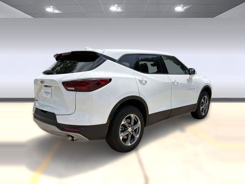 Certified 2025 Chevrolet Blazer LT FWD image 9