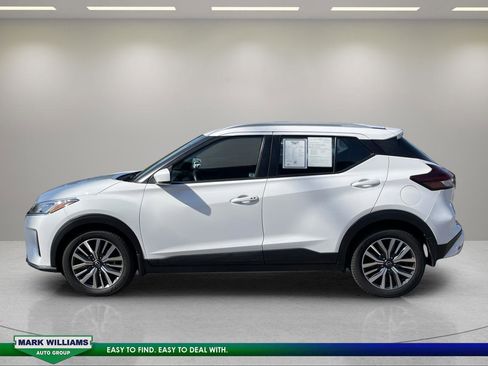 Used 2023 Nissan Kicks SV FWD image 6