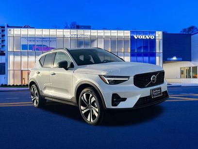 New 2026 Volvo XC40 B5 Ultra w/ Protection Package Premier