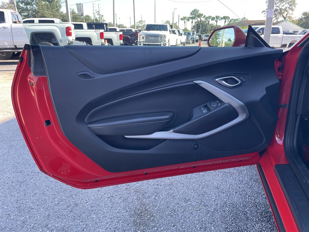 Used 2017 Chevrolet Camaro SS RWD image 33