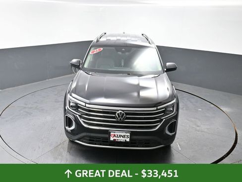 Used 2025 Volkswagen Atlas SE image 47
