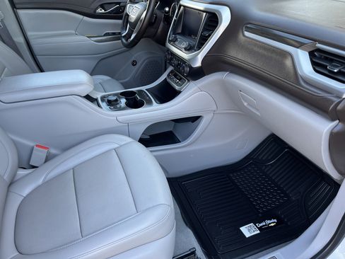 Used 2023 GMC Acadia SLT image 19