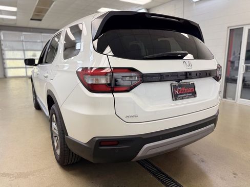 New 2025 Honda Pilot EX-L image 7