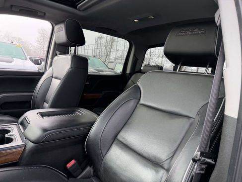 Used 2018 Chevrolet Silverado 1500 High Country image 13