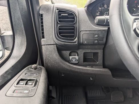 Used 2026 RAM ProMaster 2500 w/ Convenience Group FWD image 15