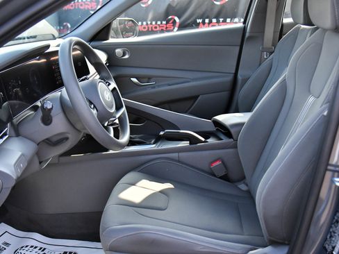 Used 2024 Hyundai Elantra SEL image 16