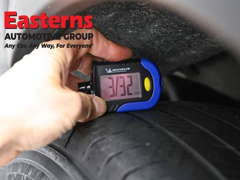 Used 2024 Nissan Rogue S AWD/4WD image 27