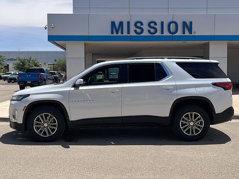 Used 2023 Chevrolet Traverse LT FWD image 4