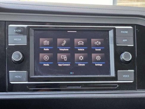 Used 2024 Volkswagen Jetta SE FWD image 19